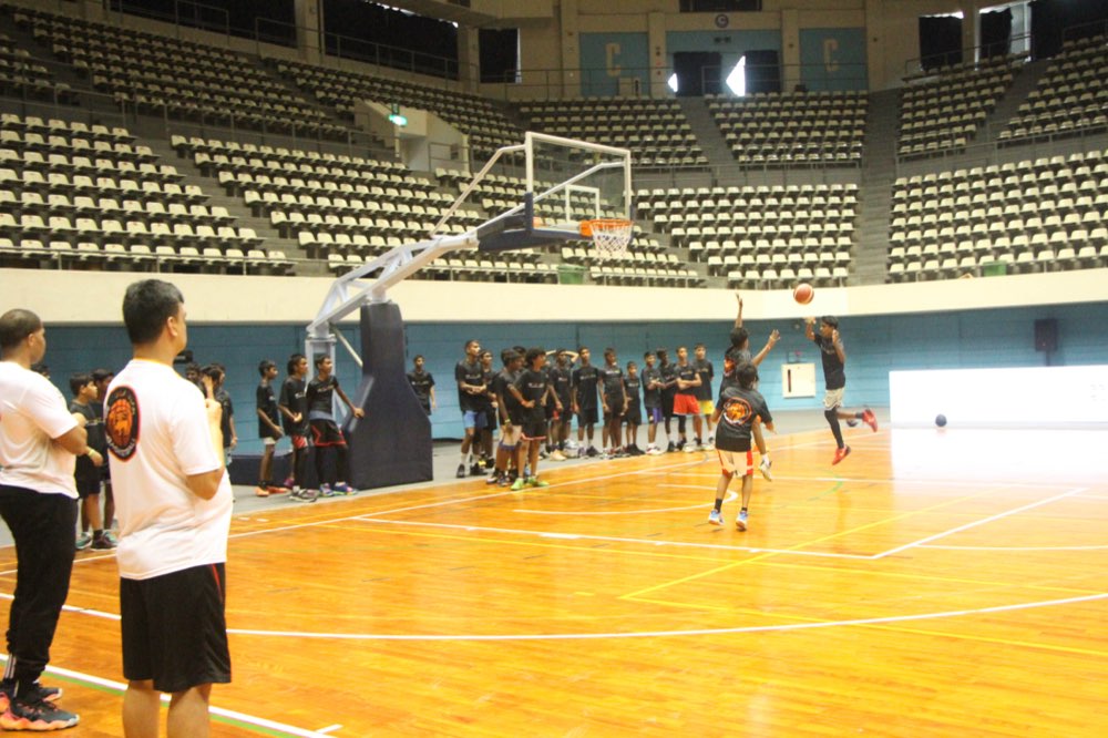 Small-group training on court